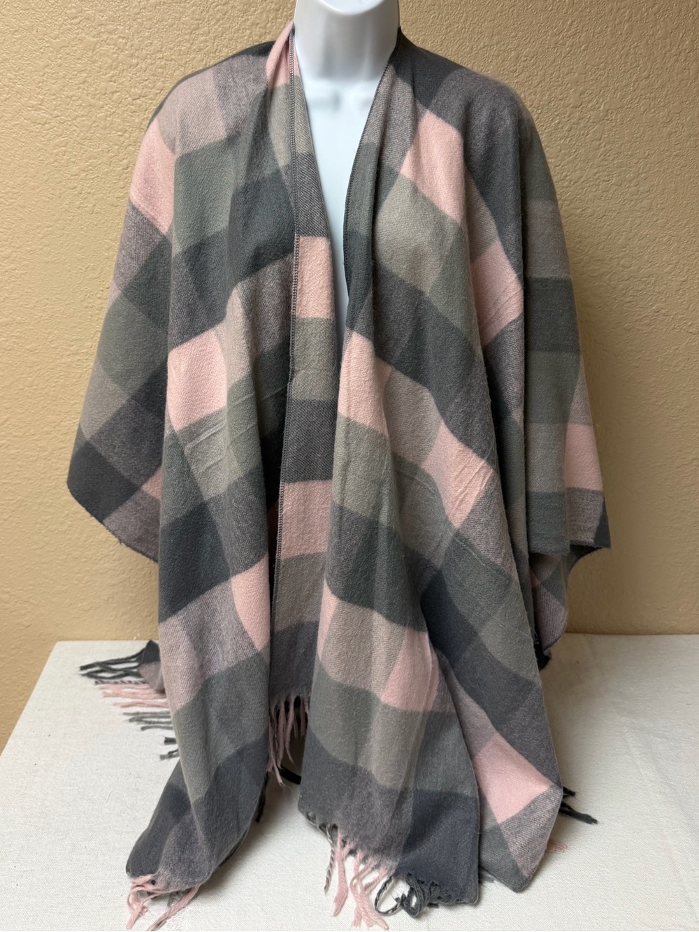 4/$20 Cozy Plaid Throw Wrap in Pink and Gray
